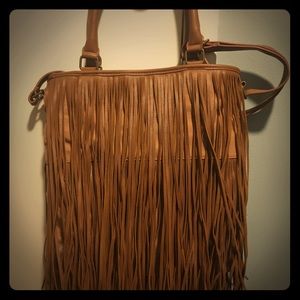 ✌🏼🌞🌻1970s style fringe purse✌🏽🌸HOST PICK🌺